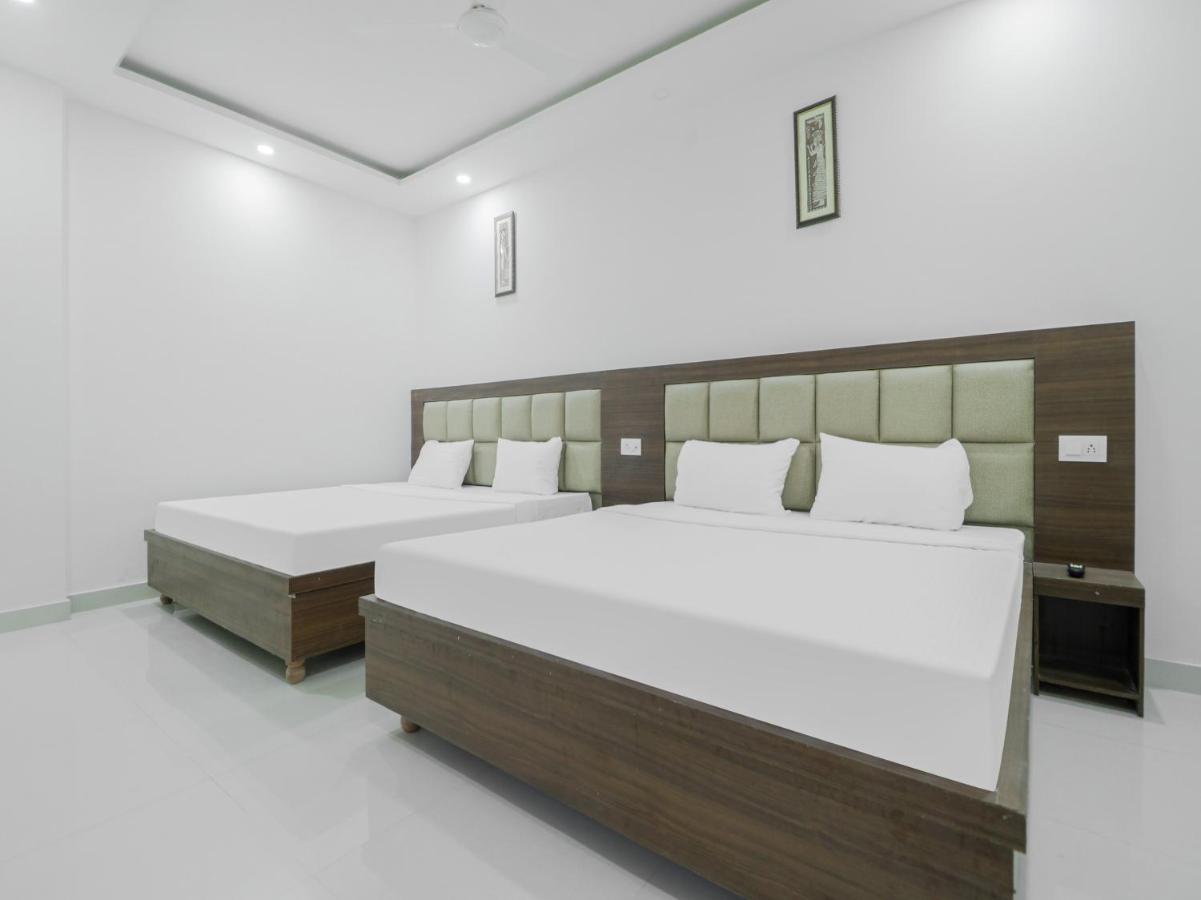 Oyo Townhouse 853 Hotel The Royal Aroma Haridwār Exteriör bild