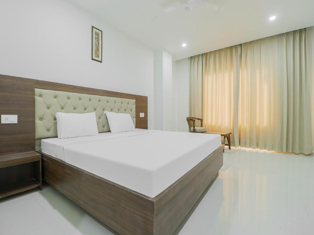 Oyo Townhouse 853 Hotel The Royal Aroma Haridwār Exteriör bild