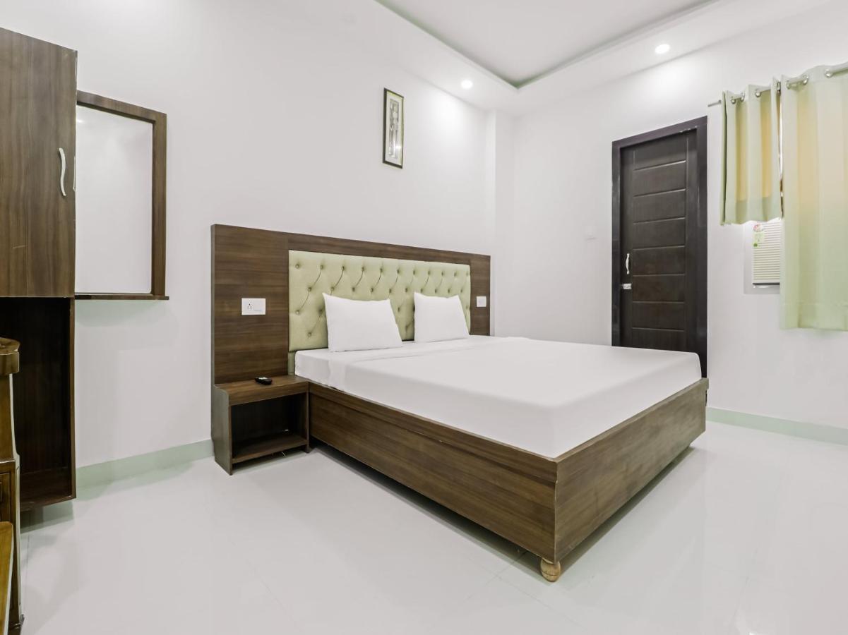Oyo Townhouse 853 Hotel The Royal Aroma Haridwār Exteriör bild